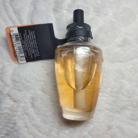 BBW White Barn Honeysuckle Freesia Wallflower Refill Bulb Floral Uplift New OOS - Picture 3 of 10